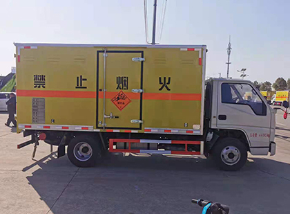 市中爆破器材运输车技术升级与安全合规新趋势